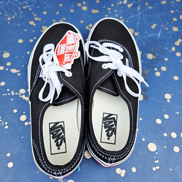 Vans Black and White Canvas Shoes - Picture 14 of 16